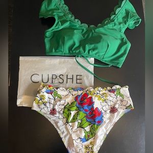 CupShe NWT bikini green lace up top and floral scallop bottoms. New swimwear. M
